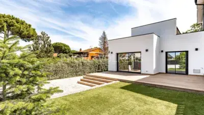 Casa en Mira Sol, Sant Cugat: 3 habitaciones, jardin 500m2