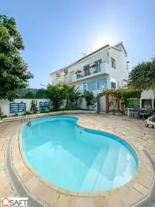 Chalet con piscina y jardín en Els Massos de Comarruga