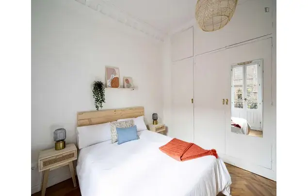 Alquiler Apartamento 8 Dormitorios Madrid 3-24 Meses
