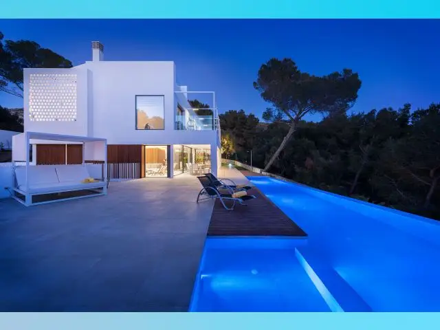 Chalet Lujo 4 Dormitorios Mallorca Piscina Infinita Vistas Mar
