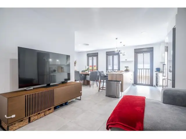 Vivienda Exclusiva en Almer	







ia Centro con Garaje y Terraza