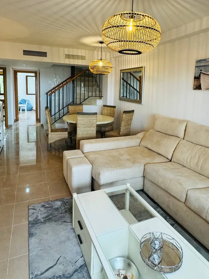 Piso de 3 Dormitorios alquiler Estepona, España