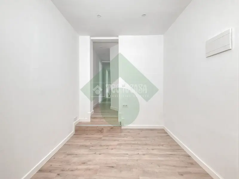 Local Comercial en Venta Carabanchel Reformado 2 Dormitorios