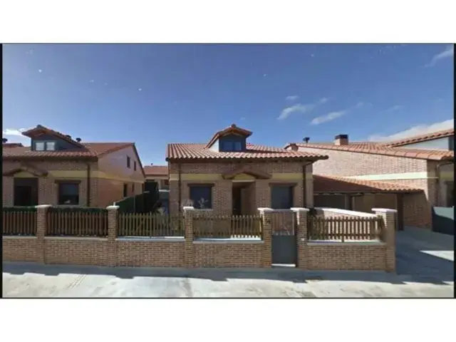 Chalet Adosado en Renedo de Esgueva cerca de Valladolid
