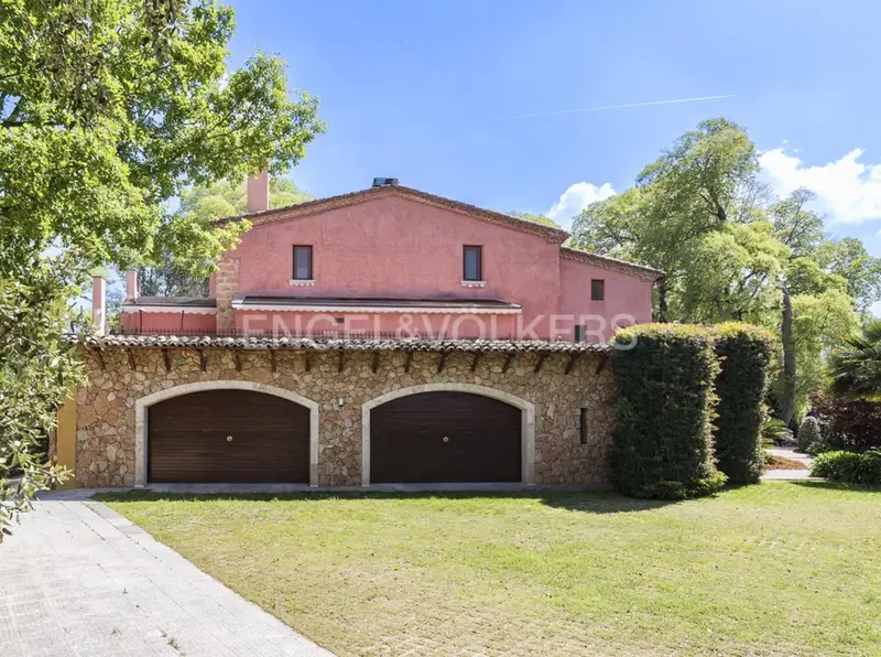 Masia siglo XV reformada en Gelida 908m2