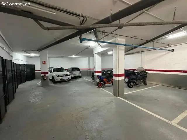 Garaje en Venta para Inversores 14 Plazas y 9 Trasteros