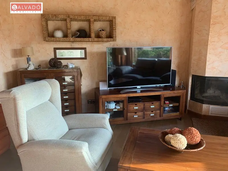 Chalet en venta en El Montmell Tarragona con Garaje y Barbacoa