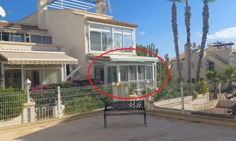 Villa en Orihuela Costa Planta Baja Reformada Cerca Campo de Golf
