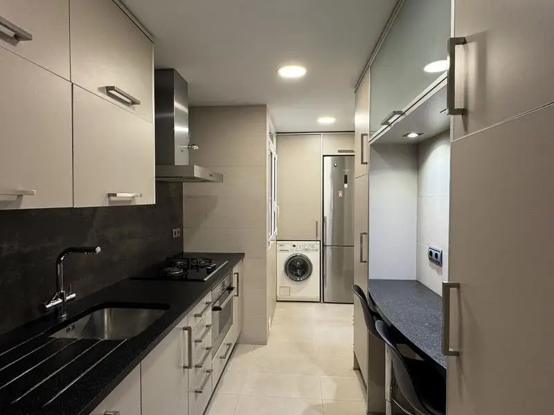 Piso Reformado en Barcelona 92m2 con Terraza 4 Habitaciones