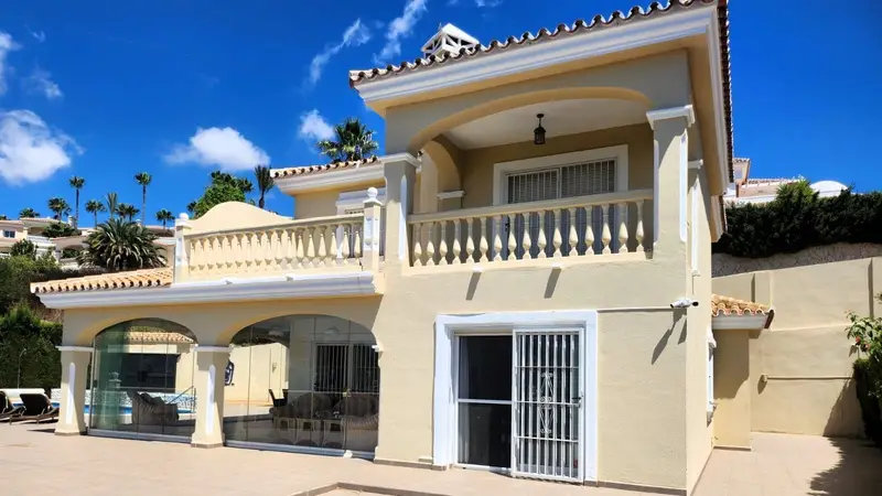 Villa 3 Dormitorios Riviera del Sol Vistas Mar Golf Piscina Privada