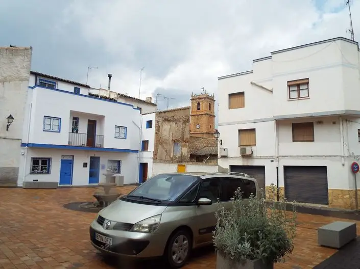 Casa Adosada 3 Dormitorios Ayora En Venta