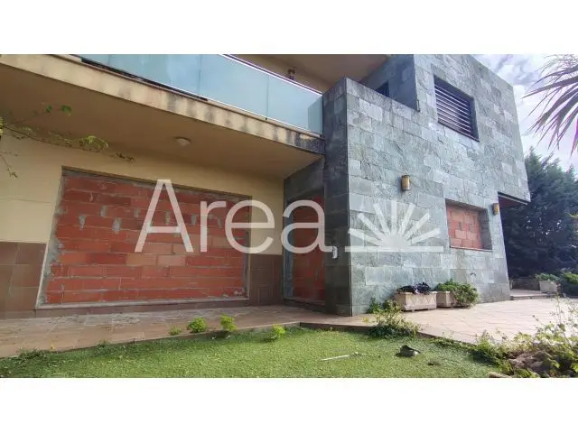 Chalet en Blanes con Piscina y Barbacoa 292m2
