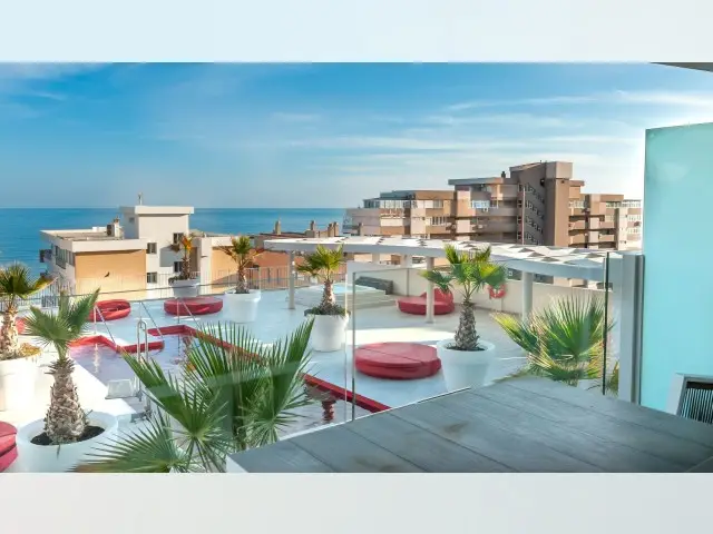 Piso de 2 Dormitorios en venta Carvajal, España
