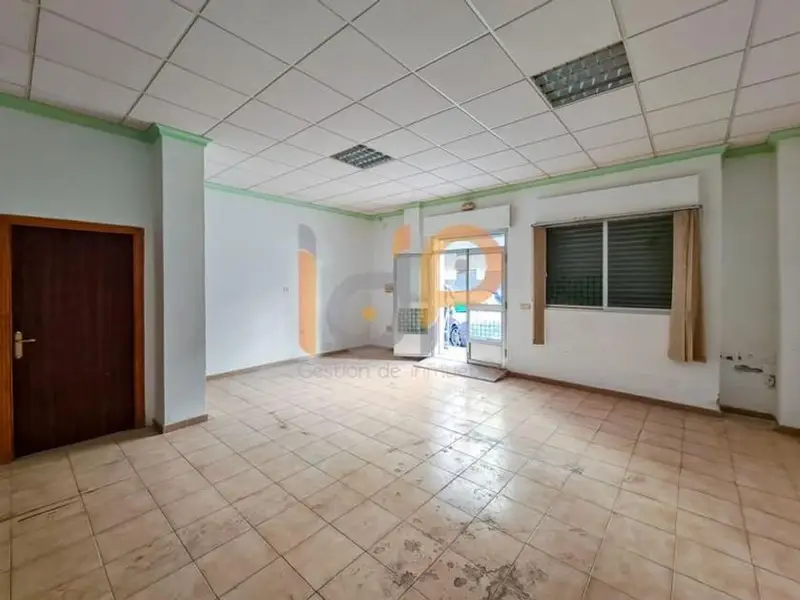 Local Comercial en Alquiler Huercal Overa Montecastillo 60m2