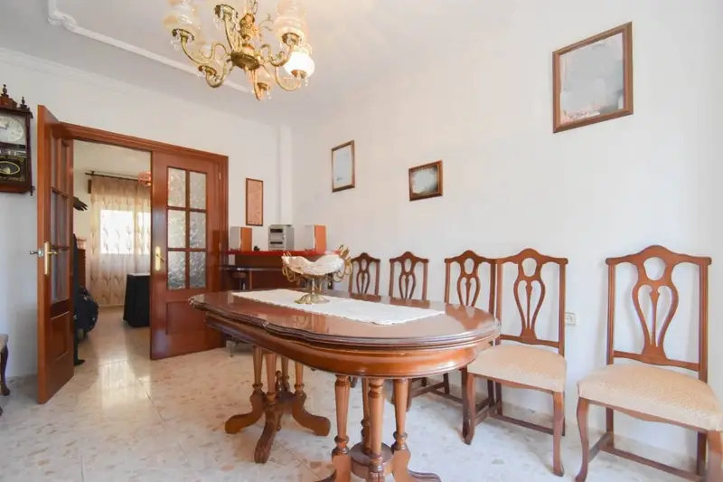Venta Casa con Terraza en Colomera