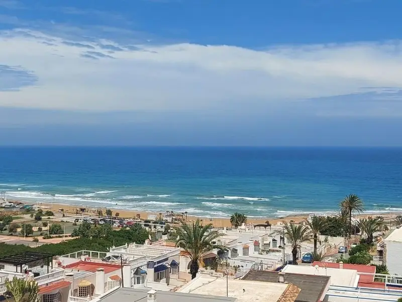 Apartamento con Vistas al Mar en Torrevieja Alquiler Temporada