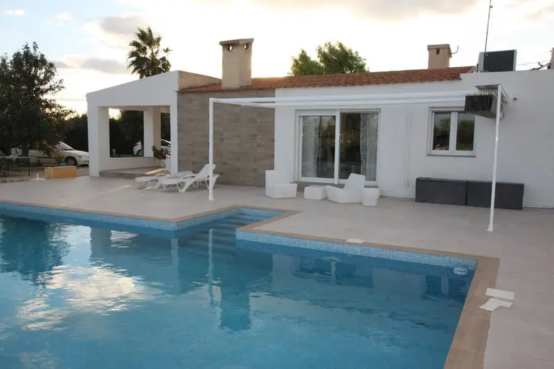 Casa de Campo con Zona de Equitacion 5 Dormitorios