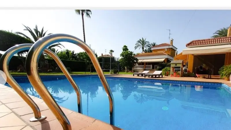 Venta Chalet con calefacción en Elche
