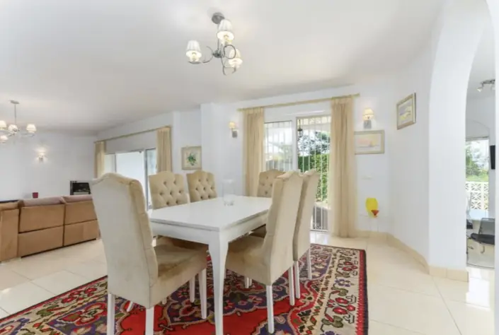 Villa de 3 Dormitorios en Marbella Cerca de la Playa