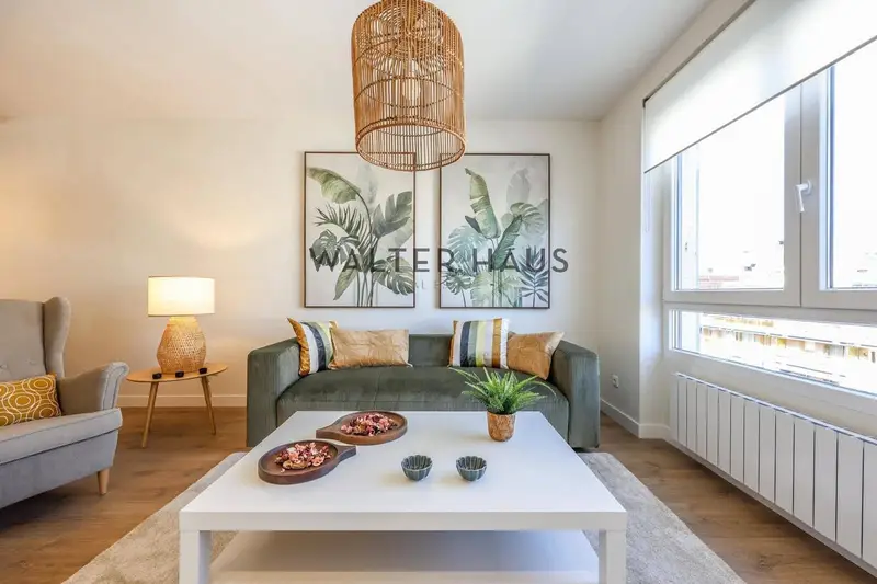Piso en venta en Madrid ciudad, reformado y amueblado