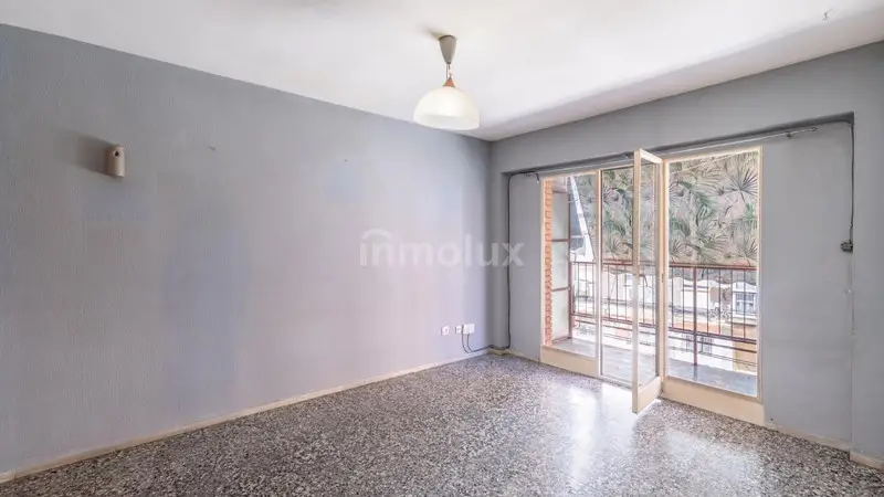 Vivienda para reformar en Carolinas Altas Alicante