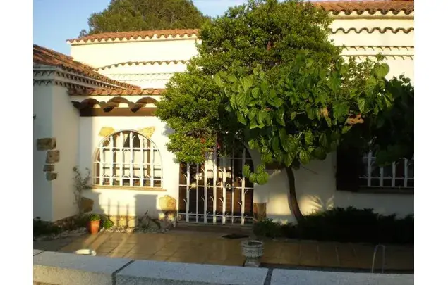Casa en Alquiler Miami Platja 2 Dormitorios 105m2