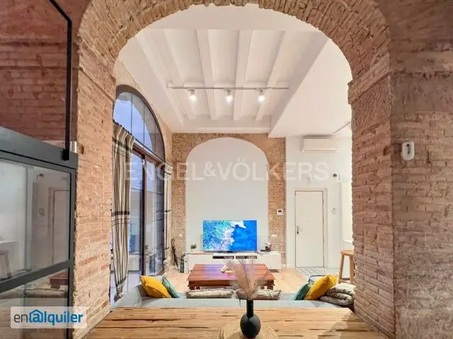 Alquiler Estudio Dúplex con Terraza en Barrio Gótico