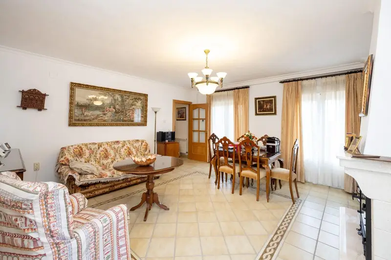 Chalet en Venta Otura Granada Piscina Jardin Garaje