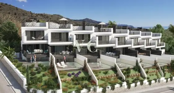 Adosados de Lujo en Nerja  Vistas Panorámicas al Mar
