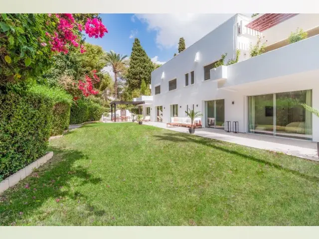 Apartamento de Lujo en Milla de Oro Marbella 4 Dormitorios Jardin Privado