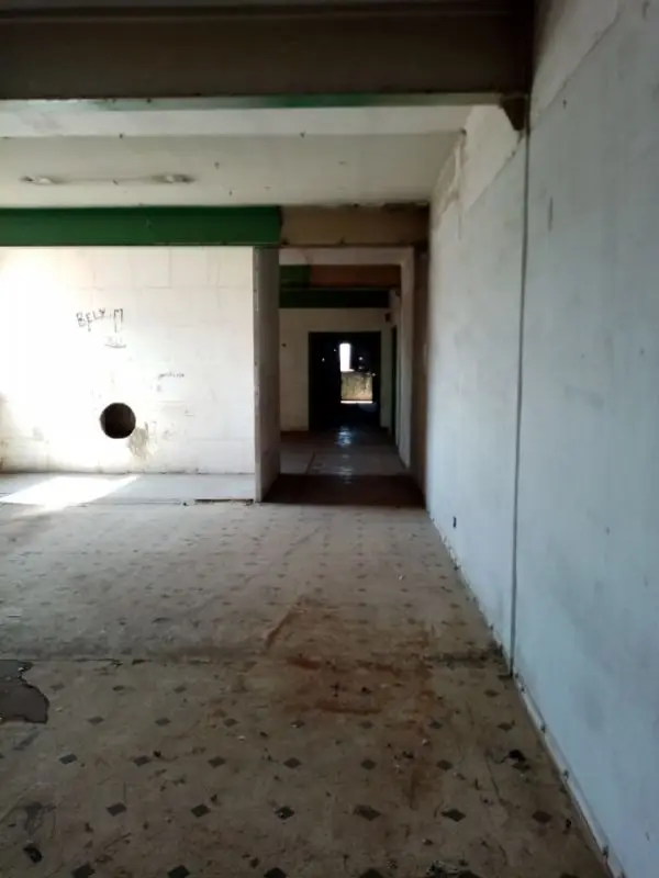Local comercial 588m2 Hospitalet Llobregat