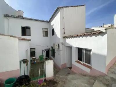 Casa amplia en venta 6 dormitorios 2 banos patio grande
