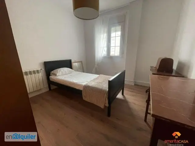 Alquiler Piso 4 dormitorios Mérida Centro