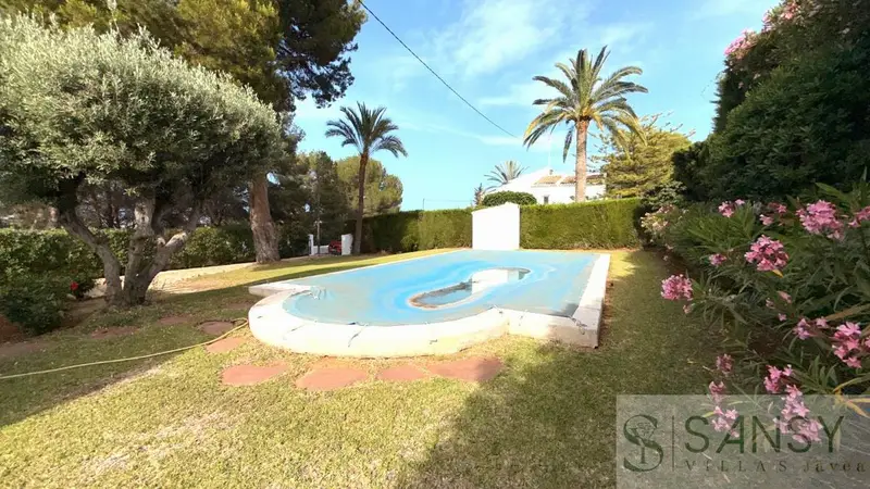 Chalet 6 dormitorios Javea piscina jardin vistas amplias