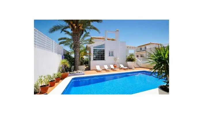 Villa Mediterránea 5 Dormitorios con Vistas al Mar y la Montaña
