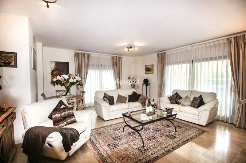Apartamento 2 Dormitorios La Duquesa Costa del Sol