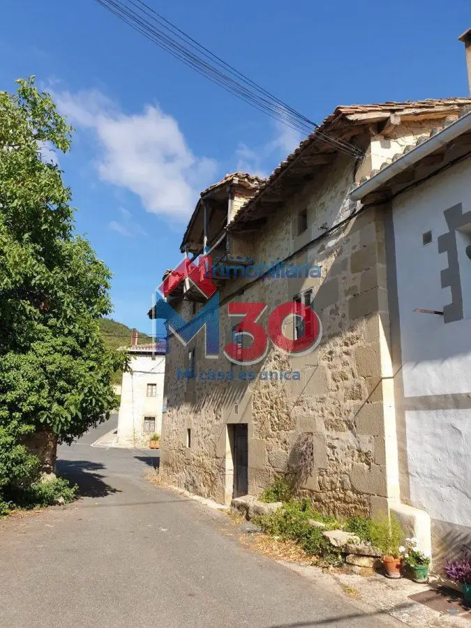 Venta Casa con Trastero en Manzanos