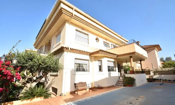 Villa de Lujo 5 Dormitorios en El Banet Almoradi