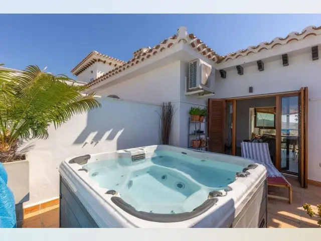 Atico con Jacuzzi y Piscina en El Valle Golf Resort