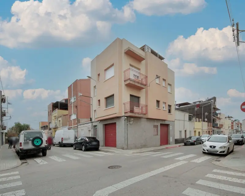 Adosado 4 habitaciones 2 baños Sabadell 218m2