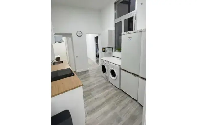 Alquiler Apartamento 6 Dormitorios Madrid 3-24 Meses