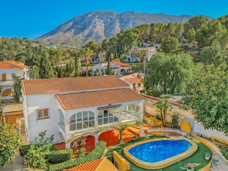 Villa en Denia Las Rotas 4 Dormitorios Piscina Jardin