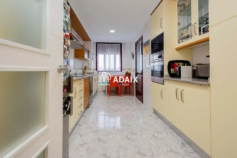 Venta Piso Lujo Cáceres Reformado Garaje Terraza 3 Dormitorios