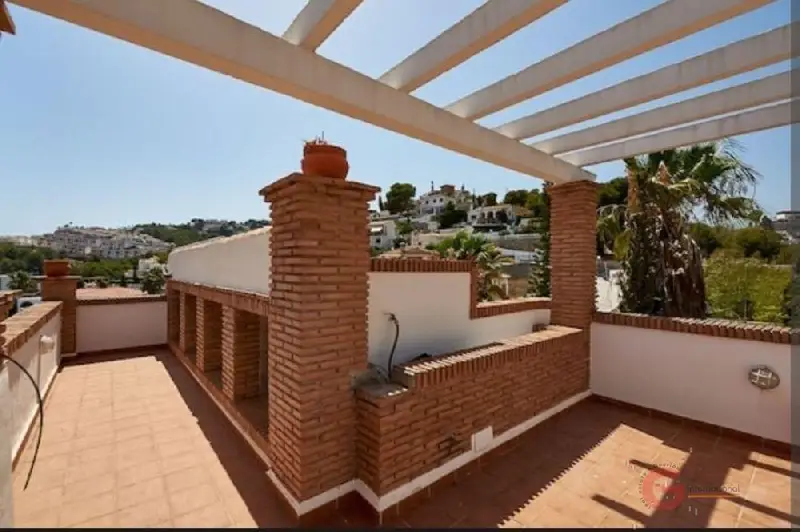 Chalet 5 dormitorios Almuñecar con Piscina y Apartamento
