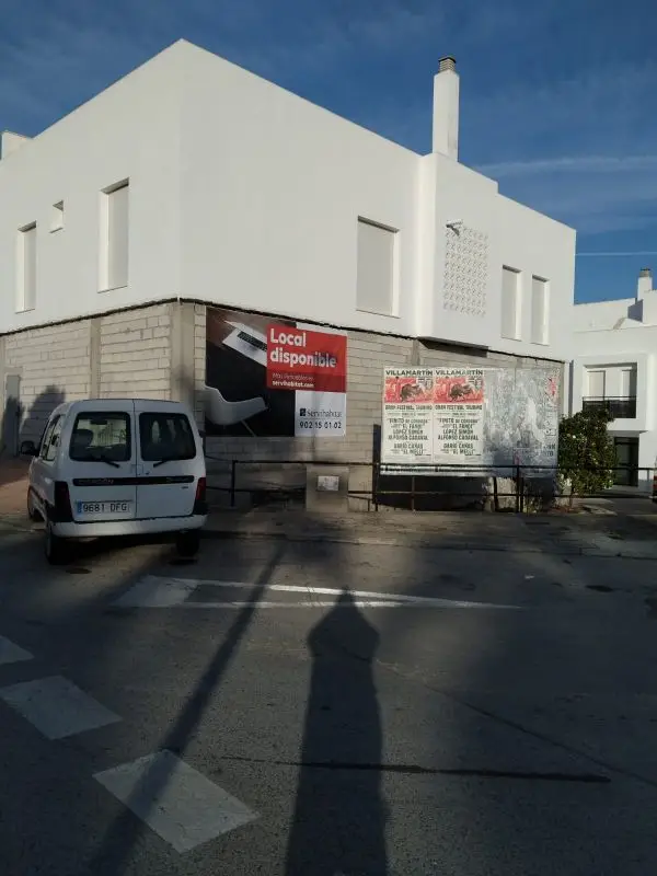 Local Comercial 62m2 Jedula Cadiz Trastero Garaje 2 Banos