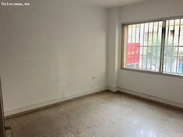 Oficina en Avenida Colon Exterior con Ascensor
