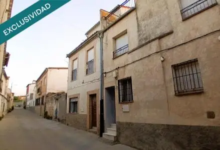Tu nuevo hogar en Lagartera: tradición, comodidad y excelente ubicación