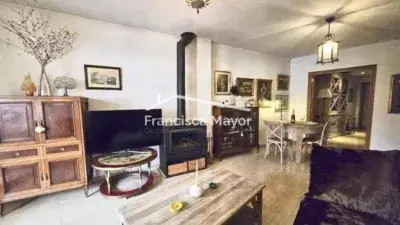 Dúplex en Navajas con 3 Terrazas y Chimenea