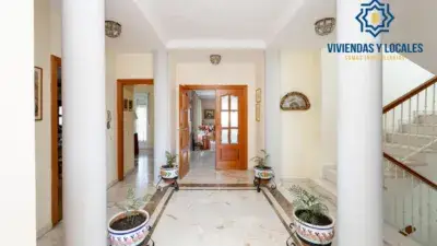 Chalet en Venta Cortijo del Aire Granada Lujo Piscina 4 Dormitorios