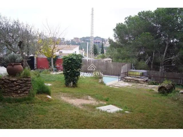 Chalet con Piscina en Venta Les Palmeres Canyelles
